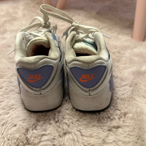 Size 10 toddler nike sneakers - Picture 3 of 4